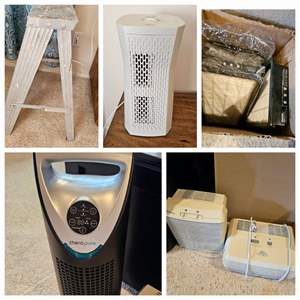 Lot #308- (4) Air Purifiers and Step Ladder