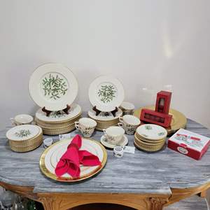 Lot #87- Vintage Lenox Hollyberry China Set & Holiday Traditions Napkin Rings/Place-Card Holders