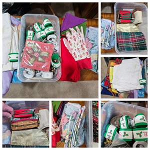 Lot #201- Table Napkins, Napkin Holders, & Placemats